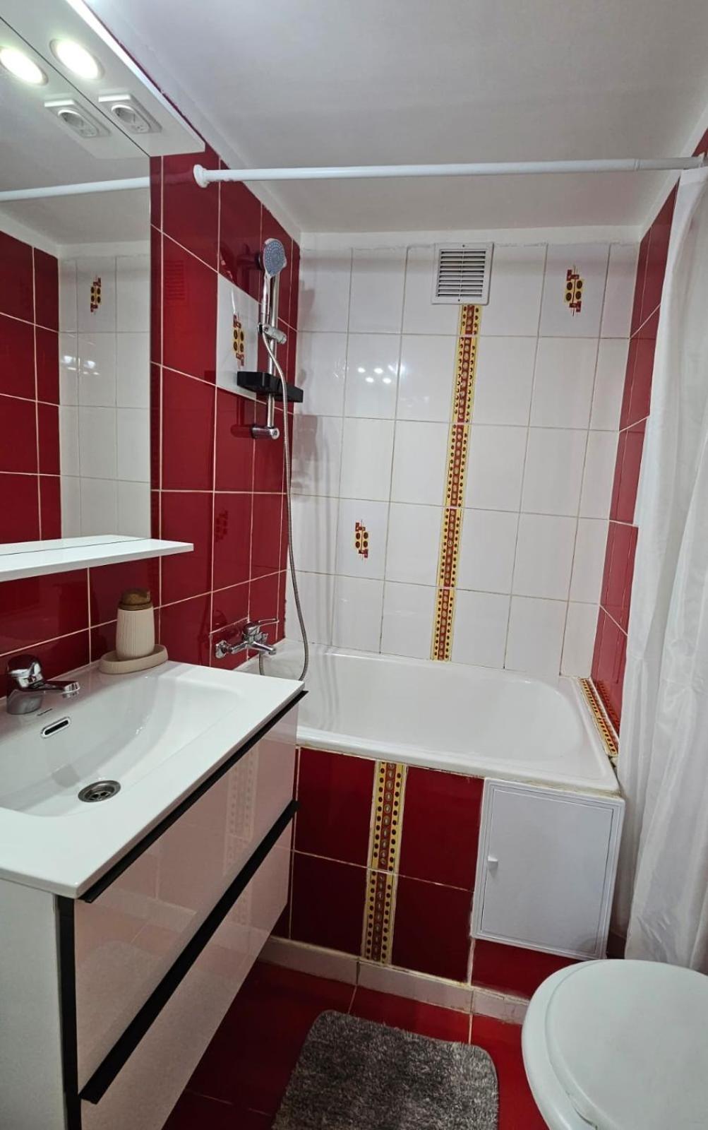 Kiwi Apart-Hotel 1Br Wi-Fi Free - Close To Old Town - Cozy Location - Shorter Or Longer Stay - R&M Boutique Bucharest Exterior photo